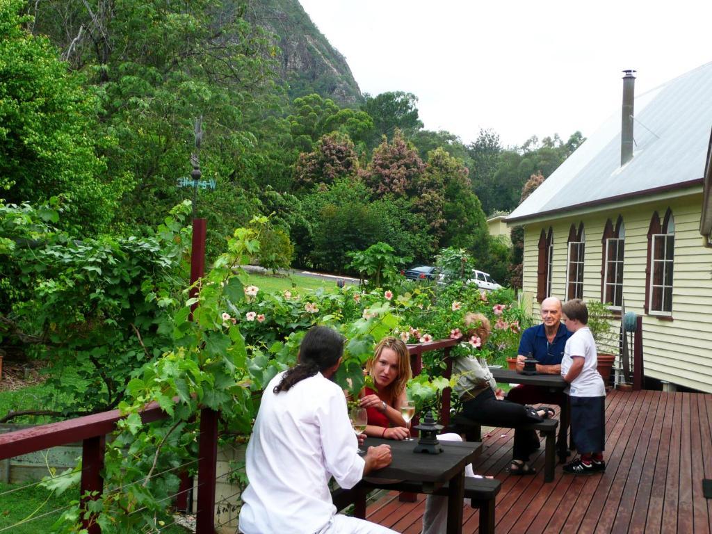 Glass House Mountains Ecolodge المظهر الخارجي الصورة